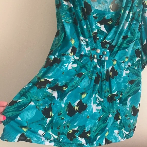 Maggie Barnes beautiful top/blouse floral print size 3X (26/28) pleated front - Picture 6 of 10